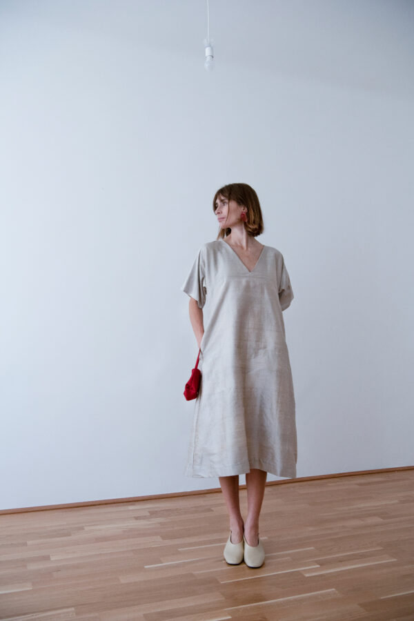 V NECK DRESS in silk